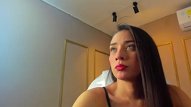 NahimiThompson online show from November 27, 7:47 pm