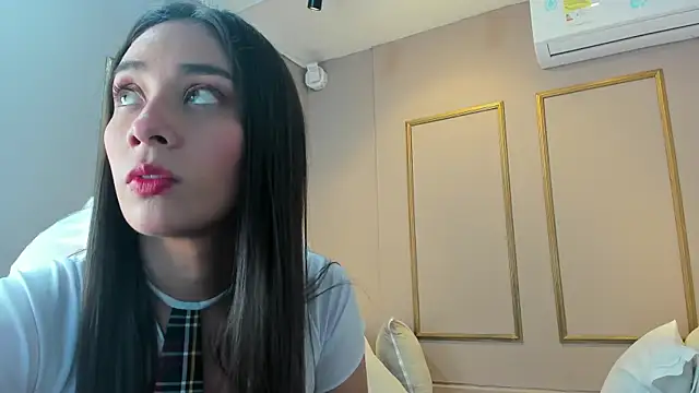 NahimiThompson online show from November 28, 7:36 pm