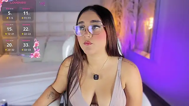 Snapshot of Anasha21 chatting on June 30, 7:36 pm Anasha21 online show from June 30, 7:36 pm