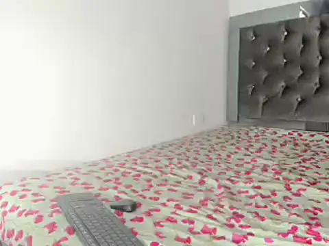 Snapshot of shopy_horny chatting on November 30, 4:41 pm shopy horny online show from November 30, 4:41 pm