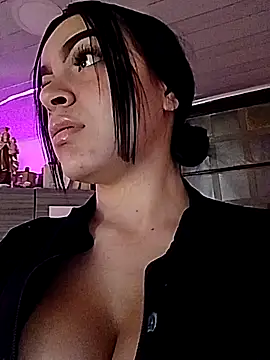 Nuvi jonhs online show from November 11, 10:15 pm