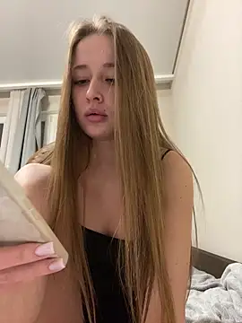 Snapshot of Angel_hotyy chatting on November 29, 10:21 pm Angel hotyy online show from November 29, 10:21 pm