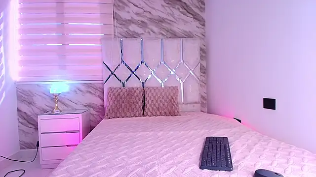 ellisrossi online show from November 7, 7:18 pm