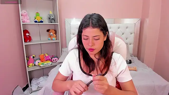 Snapshot of Blaiir_Moon chatting on December 16, 9:19 pm Blaiir Moon online show from December 16, 9:19 pm