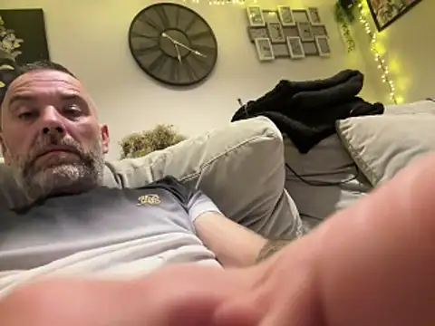 plymouthlad82 online show from March 16, 10:45 pm