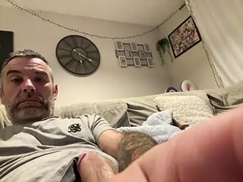 plymouthlad82 online show from January 9, 12:17 am