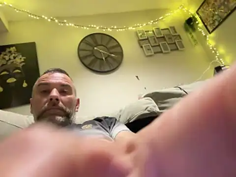 plymouthlad82 online show from March 30, 11:39 pm