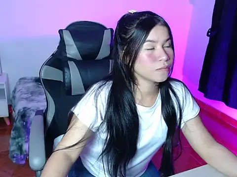 Snapshot of Mauren__666 chatting on October 24, 2:43 am Mauren 666 online show from October 24, 2:43 am