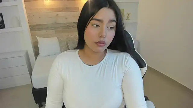 Snapshot of adrianna_rosse chatting on October 29, 12:15 pm adrianna rosse online show from October 29, 12:15 pm