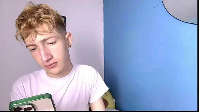 Erick Taylor3 online show from April 16, 7:47 pm