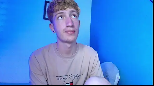 Erick Taylor3 online show from March 28, 8:54 pm