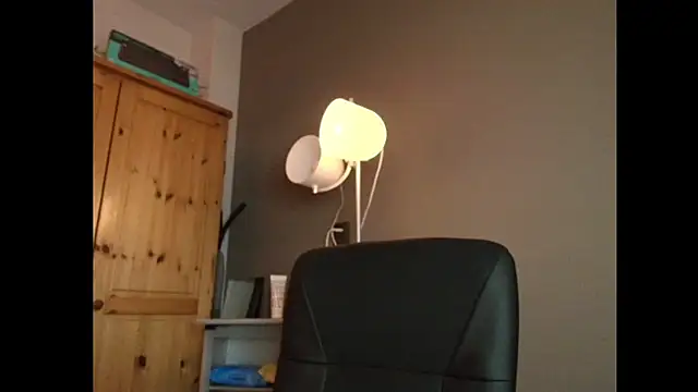 Snapshot of Erick_Taylor3 chatting on December 14, 8:14 pm Erick Taylor3 online show from December 14, 8:14 pm