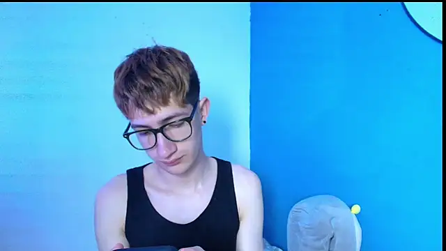 Erick Taylor3 online show from February 21, 8:55 pm