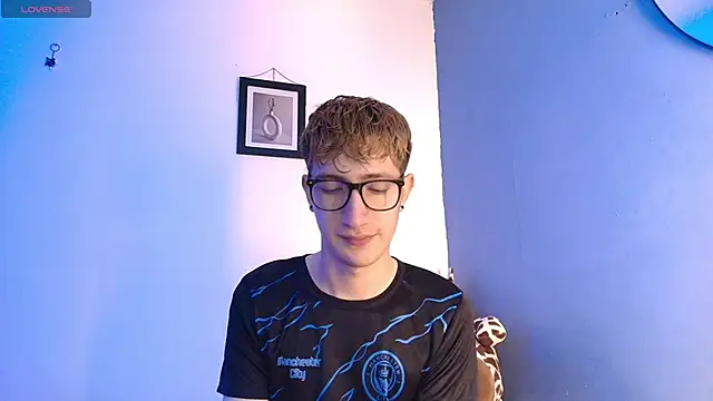 Erick Taylor3 online show from May 10, 7:38 pm
