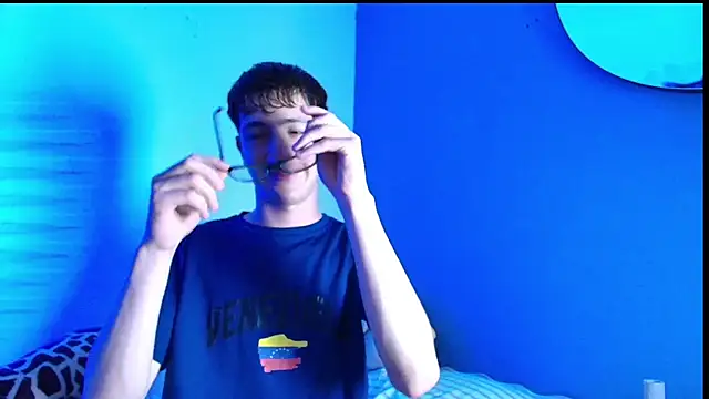 Erick Taylor3 online show from February 5, 8:26 pm