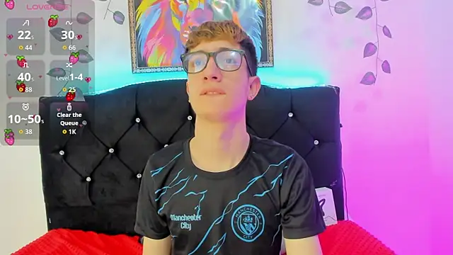 Snapshot of Erick_Taylor3 chatting on October 24, 6:18 pm Erick Taylor3 online show from October 24, 6:18 pm