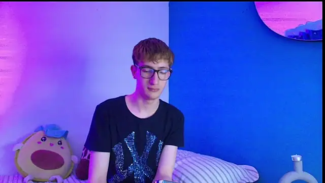 Erick Taylor3 online show from February 6, 8:27 pm