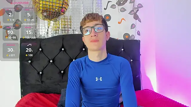 Snapshot of Erick_Taylor3 chatting on October 29, 5:34 pm Erick Taylor3 online show from October 29, 5:34 pm