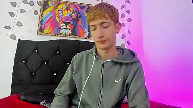 Snapshot of Erick_Taylor3 chatting on November 15, 6:34 pm Erick Taylor3 online show from November 15, 6:34 pm