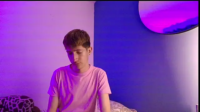 Erick Taylor3 online show from February 8, 8:39 pm