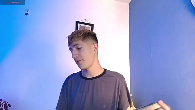 Erick Taylor3 online show from May 23, 8:08 pm