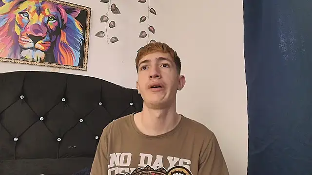 Snapshot of Erick_Taylor3 chatting on December 3, 5:56 pm Erick Taylor3 online show from December 3, 5:56 pm