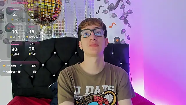 Snapshot of Erick_Taylor3 chatting on October 30, 5:43 pm Erick Taylor3 online show from October 30, 5:43 pm