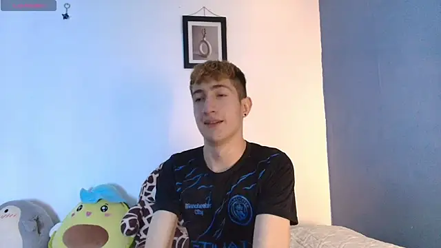 Erick Taylor3 online show from June 24, 8:28 pm