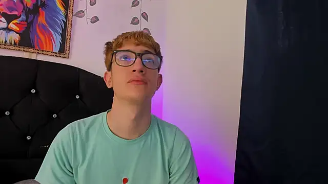 Snapshot of Erick_Taylor3 chatting on November 18, 6:00 pm Erick Taylor3 online show from November 18, 6:00 pm