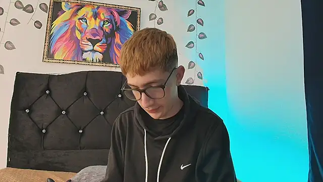 Snapshot of Erick_Taylor3 chatting on December 1, 5:58 pm Erick Taylor3 online show from December 1, 5:58 pm