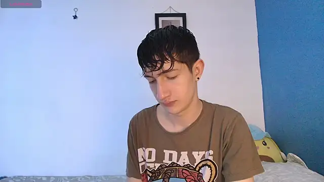 Erick Taylor3 online show from August 6, 8:04 pm