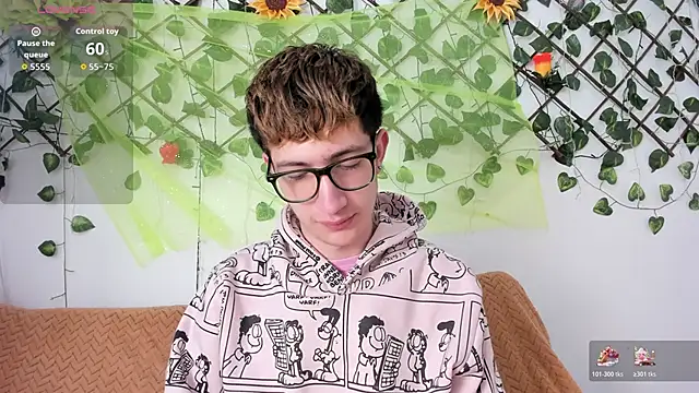 Snapshot of Erick_Taylor3 chatting on October 31, 3:19 pm Erick Taylor3 online show from October 31, 3:19 pm