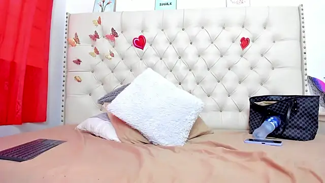 celena wonder online show from April 15, 7:18 pm