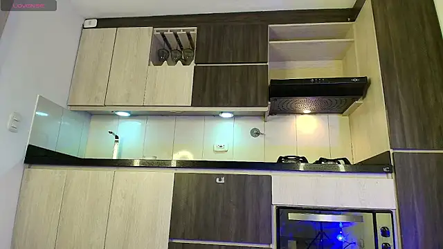 Snapshot of Arimoonn chatting on February 28, 11:37 pm Arimoonn online show from February 28, 11:37 pm