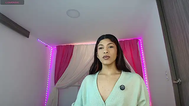 Snapshot of Arimoonn chatting on February 22, 11:39 pm Arimoonn online show from February 22, 11:39 pm