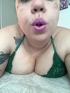 Rheetnena1 online show from April 19, 1:56 pm