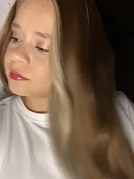 Snapshot of Abbyfisher22_ chatting on April 12, 11:41 pm Abbyfisher22 online show from April 12, 11:41 pm