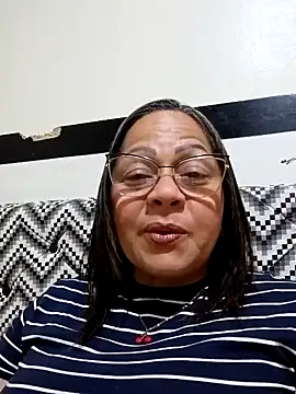Snapshot of milf_Anguie50 chatting on October 23, 3:05 am milf Anguie50 online show from October 23, 3:05 am