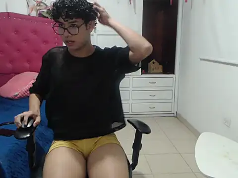 Snapshot of adamsex2025 chatting on October 24, 1:59 am adamsex2025 online show from October 24, 1:59 am