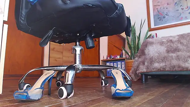 Snapshot of SamantaRosee chatting on February 17, 12:52 am SamantaRosee online show from February 17, 12:52 am