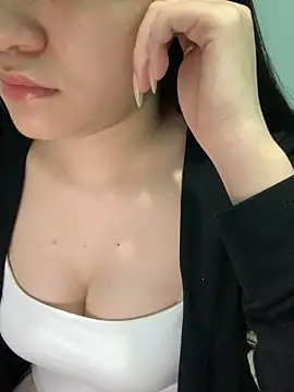 Snapshot of May2k2 chatting on November 6, 3:10 am May2k2 online show from November 6, 3:10 am