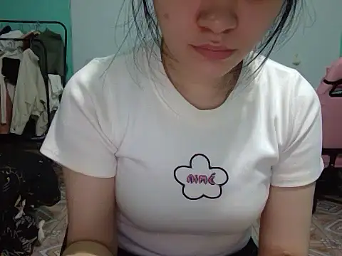 Snapshot of May2k2 chatting on November 5, 2:47 am May2k2 online show from November 5, 2:47 am