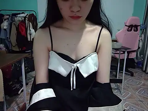 Snapshot of May2k2 chatting on November 1, 3:35 am May2k2 online show from November 1, 3:35 am