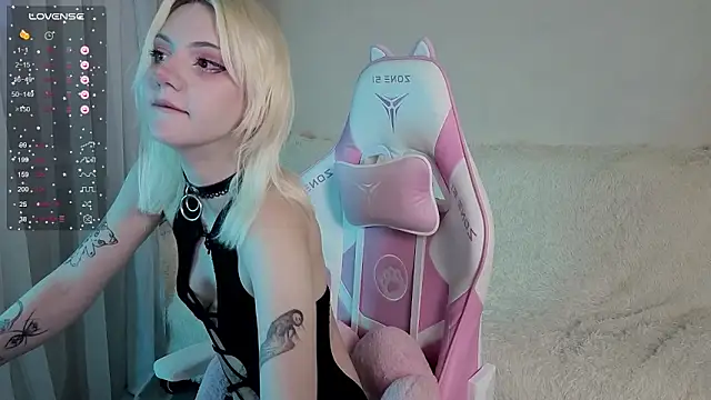 LumiCeleste online show from October 29, 3:27 am