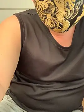 Snapshot of LUOKEKE chatting on October 27, 5:30 am LUOKEKE online show from October 27, 5:30 am