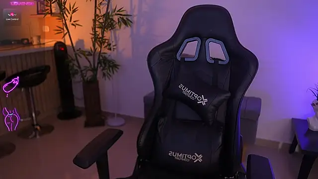 JessicaPratt online show from April 8, 7:15 pm