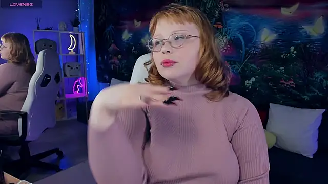 LottieReed online show from November 28, 5:02 pm