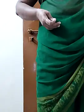 Snapshot of tamilammu1431 chatting on July 8, 2:07 pm tamilammu1431 online show from July 8, 2:07 pm