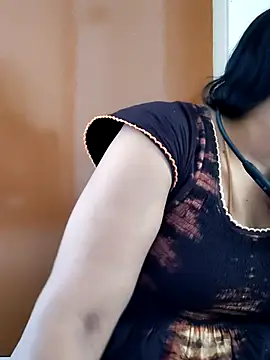 Snapshot of tamilammu1431 chatting on June 25, 6:51 am tamilammu1431 online show from June 25, 6:51 am