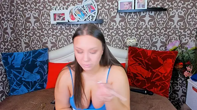 Snapshot of LadyAurora_ chatting on November 1, 4:19 am LadyAurora online show from November 1, 4:19 am